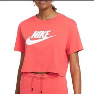 Nike "The Nike Tee" Cropped Light Red Tee Size Small